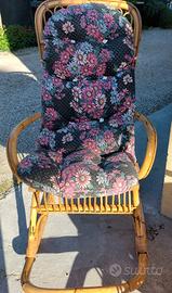 coppia di sedie a dondolo in bambù..con cuscino f)