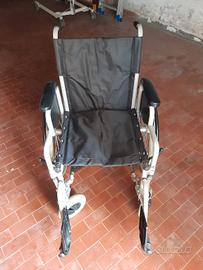 SEDIA A ROTELLE