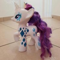 My Little Pony - Rarity che si illumina
