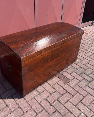 Baule in legno antico