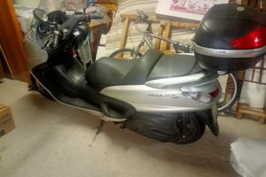 Scooter Yamaha Majesty 400 anno 2009 con 12000 km