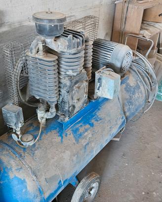 compressore  professionale 200 litri trifase 