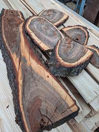 Decorazioni in Legno di Mandorlo