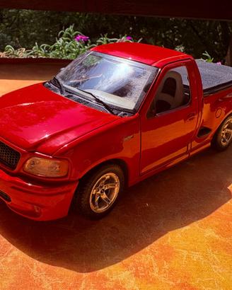 Ford F150 SVT Burago 1/18