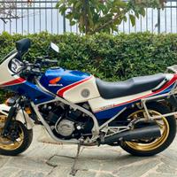 Honda vf 750 f