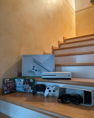 Xbox One S + 2 Controller + Giochi