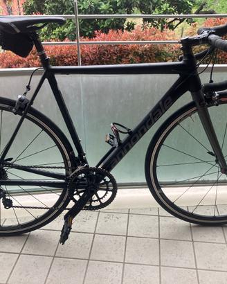 Bici da corsa cannondale CAAD12