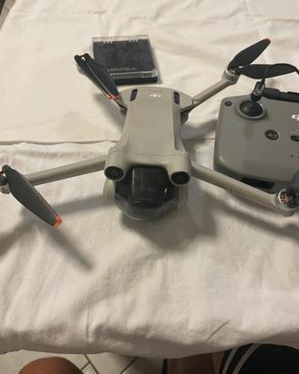 Dji mini 3 pro + filtri nd + set eliche e cavi dji
