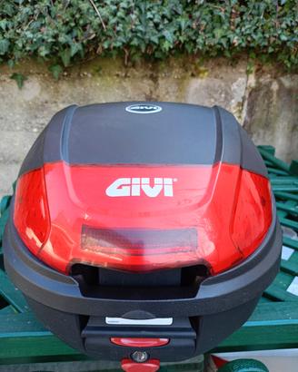 Bauletto givi 30L con piastra 