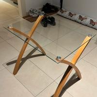 Tavolino in legno e vetro