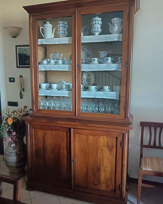 vetrina vintage in legno