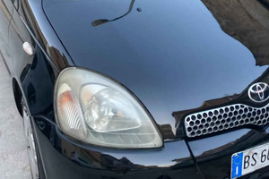 Toyota Yaris 2001