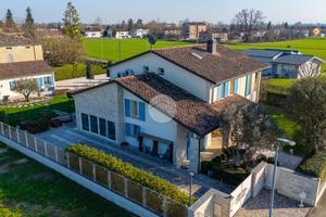 VILLA SINGOLA A POVIGLIO