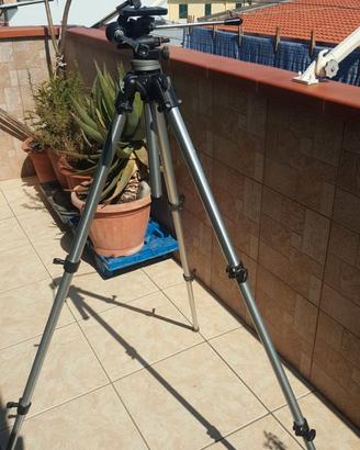 trepiede per macchine  fotografiche e cinepresa