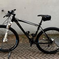 mountainbike hardtail Cube Acid