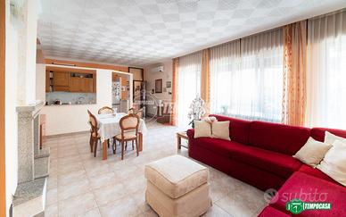 VILLA INDIPENDENTE CON GIARDINO