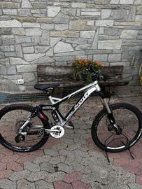 MTB Scott Genius LT da 26 taglia

M