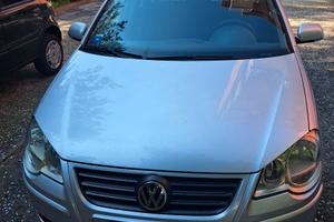 Auto Volkswagen Polo