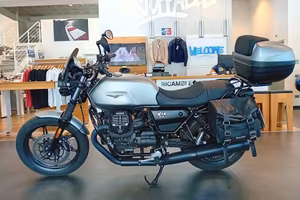 MOTO GUZZI V7 850 Stone Abs