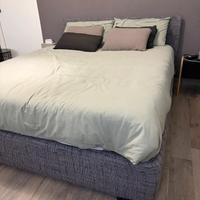 Letto matrimoniale con cassettone