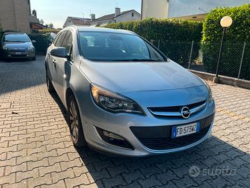 Opel astra sw cilindrata 1600/136 cv