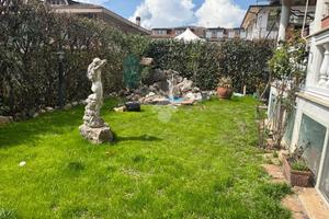 PORZIONE DI BIFAMILIARE A AVEZZANO