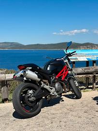 Ducati monster 696