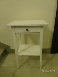 comodino ikea Hemnes