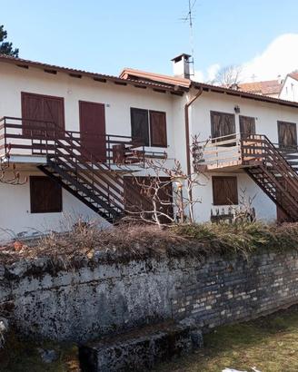 Bifamiliare indipendente con giardino e garage