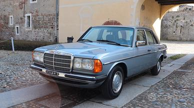 Mercedes-benz 200 Mercedes W123 48.000KM da Museo!