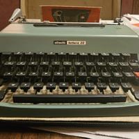 Macchina da scrivere Olivetti Lettera 32