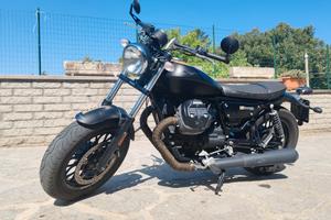 Moto Guzzi V9 bobber 2019