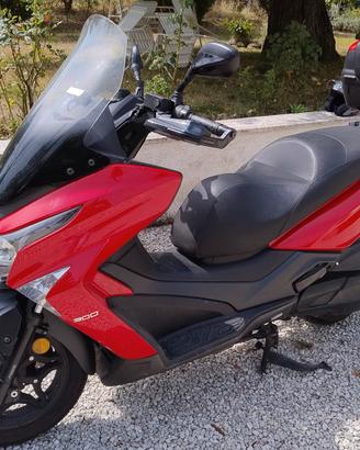 Scooter KIMCO X-TOWN 300