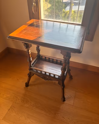 Tavolino antico in noce, fine ’800 / inizio ’900