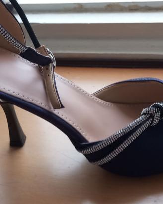 Chanel in seta blu