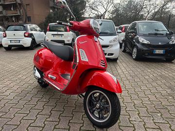 Vespa 310 GTS hpe Super nuova da immatricolare km.