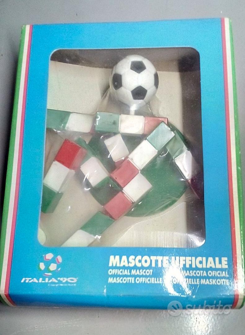 Fanion Officiel Italie 90 – Portachi Mascotte Ufficial, Drapeau De Supporteur Rouge Made In Italia