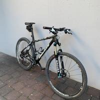 Mountain bike XL ruote 29 carbonio