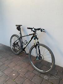 Mountain bike XL ruote 29 carbonio