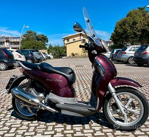 Aprilia Scarabeo 200 i.e