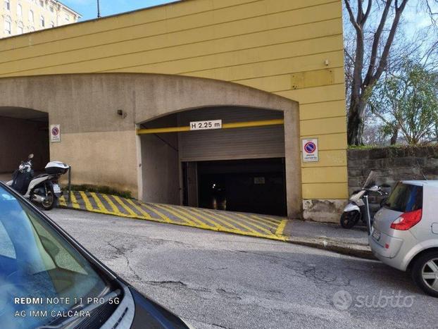 Box auto in Viale Miramare