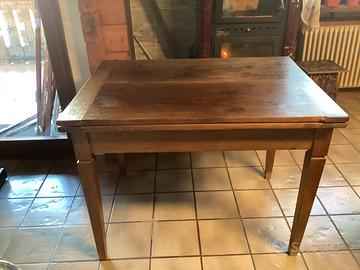 Tavolo in noce nostrano a libro