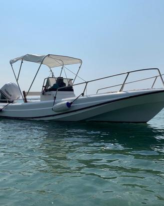 BOSTON WHALER OUTRAGE 21 (REFIT TOTALE)