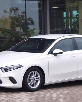 MERCEDES-BENZ A 180 d Automatic Business