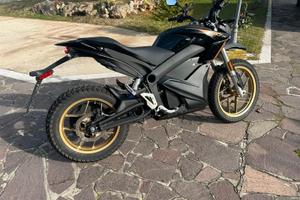 Zero Motorcycles DSR 14.4 kWh 2022 - Charge tank