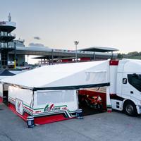 Bilico per trasporto moto con tenda annessa