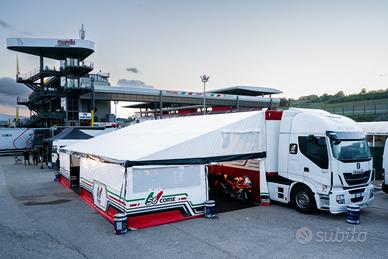Bilico per trasporto moto con tenda annessa