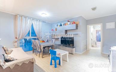 3 locali piano alto con terrazzo