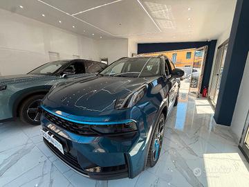 Lynk and Co 01 LYNK & CO 1.5 td phev auto