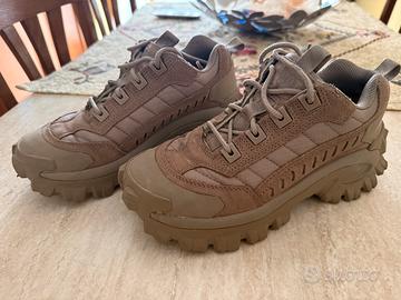 Scarpe da montagna o passeggiate CAT